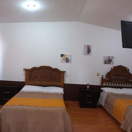 Hotel Alameda Maravatío Buitenkant foto