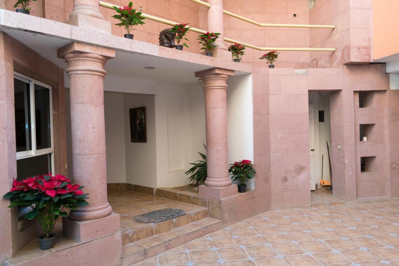 Hotel Alameda Maravatío Buitenkant foto